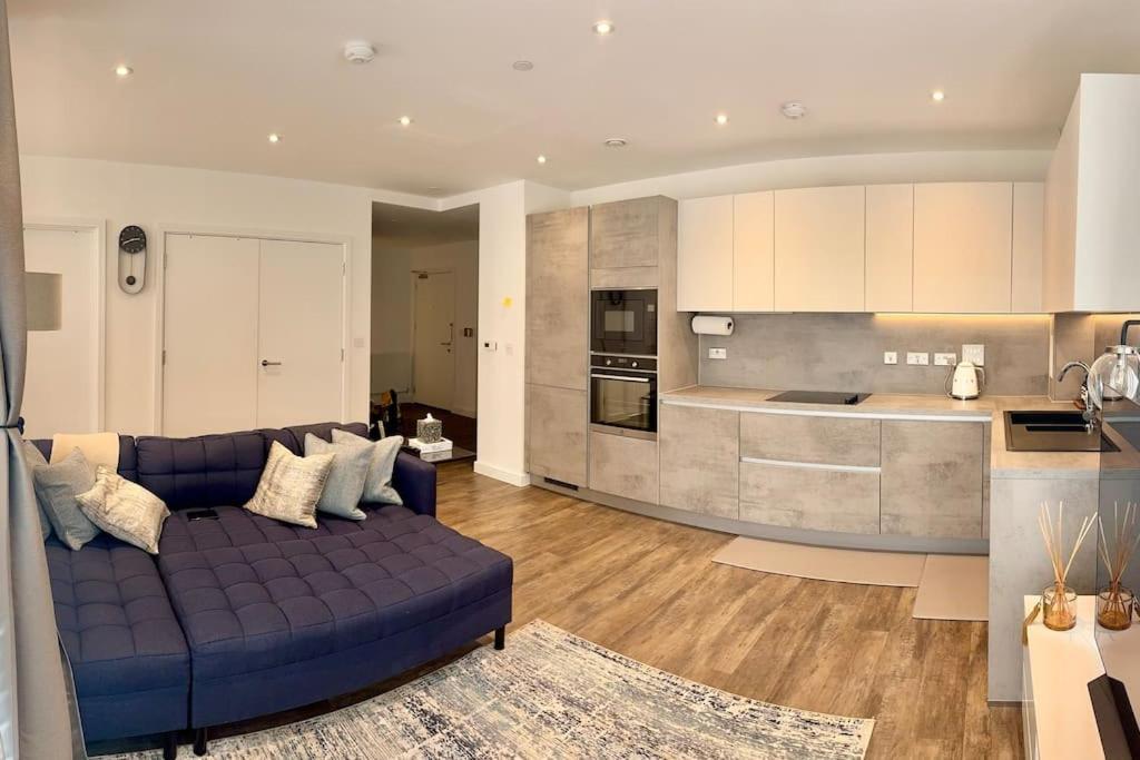 A Stylish Two Bedroom Modern Apartment With Parking Barking  Zewnętrze zdjęcie