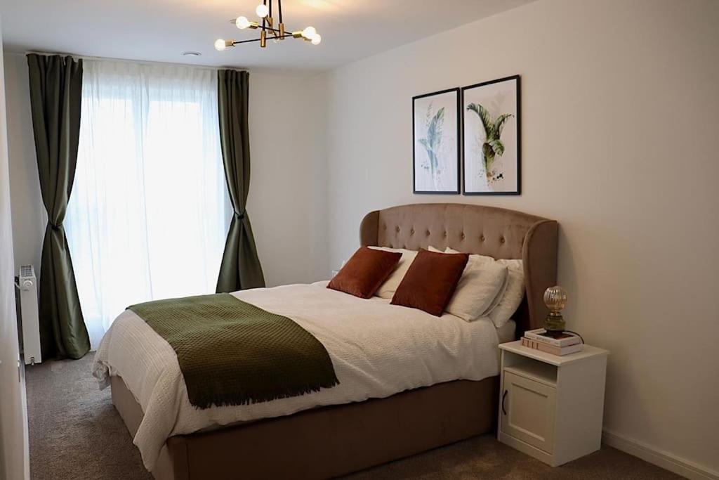 A Stylish Two Bedroom Modern Apartment With Parking Barking  Zewnętrze zdjęcie